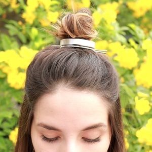 Jen Atkin X Chloe + Isabel bun cuff